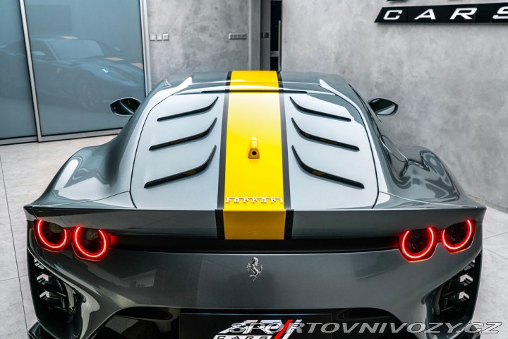 Ferrari 812  2022