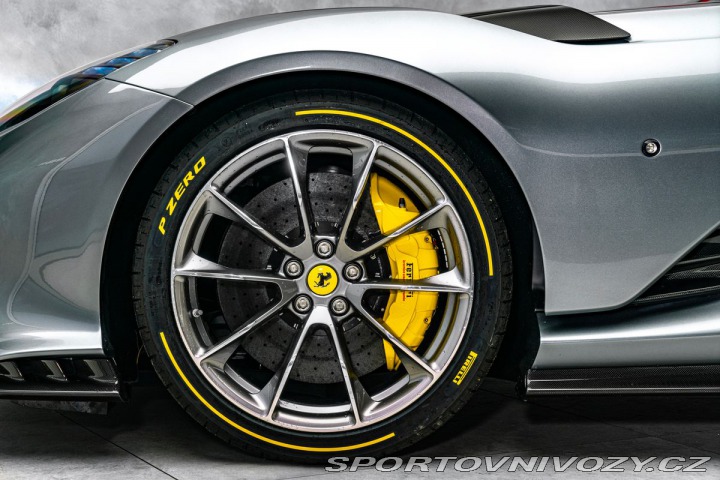 Ferrari 812  2022