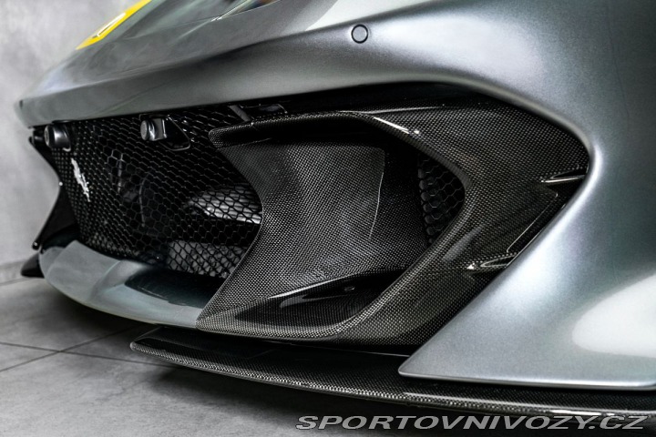Ferrari 812  2022