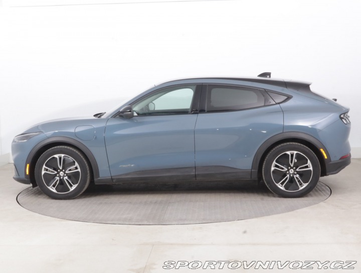 Ford Mustang Mach-E Standard Range RW 2024