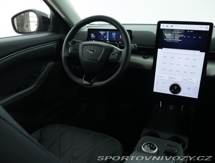 Ford Mustang Mach-E Standard Range RW 2024