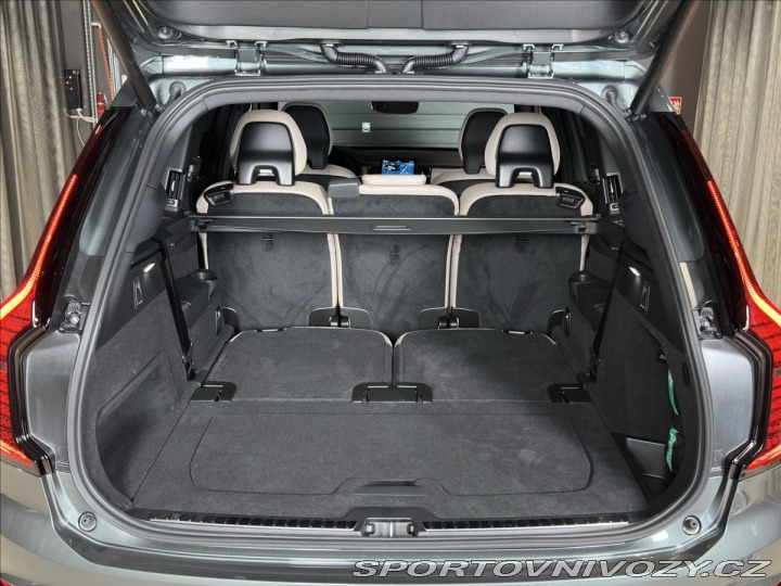 Volvo Ostatní modely XC90 2,0 T8 Plus Dark 2026