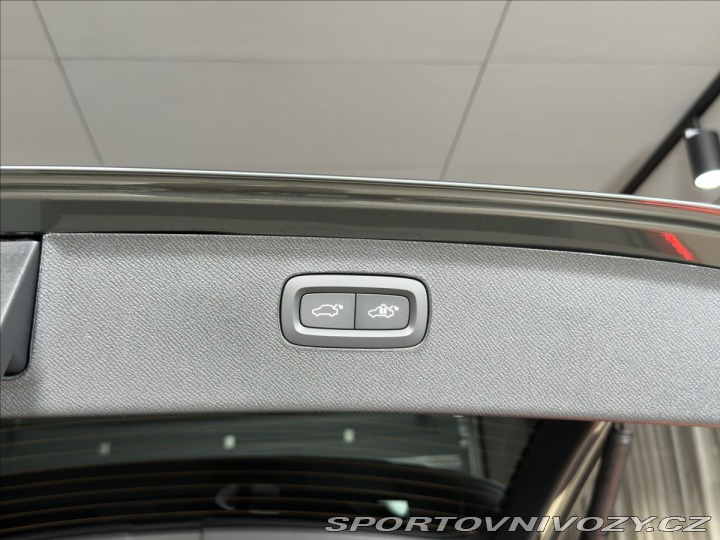 Volvo Ostatní modely XC90 2,0 T8 Plus Dark 2026