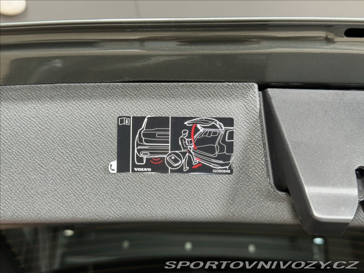 Volvo Ostatní modely XC90 2,0 T8  Plus Dark 2026
