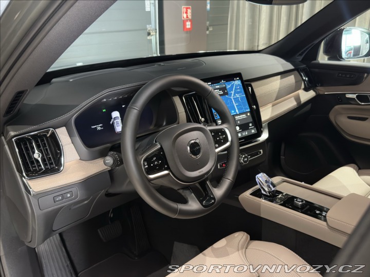 Volvo Ostatní modely XC90 2,0 T8  Plus Dark 2026