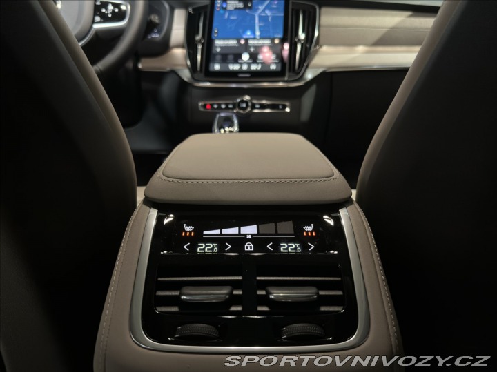 Volvo Ostatní modely XC90 2,0 T8 Plus Dark 2026