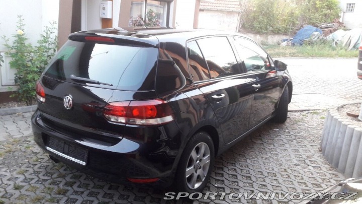 Volkswagen Golf 2,0 Tdi highline, tažné 1800