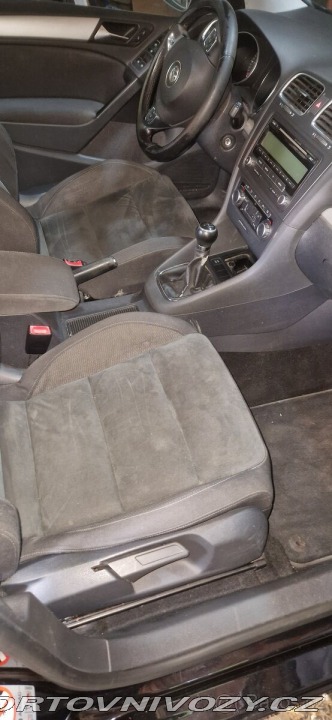Volkswagen Golf 2,0 Tdi highline, tažné 1800