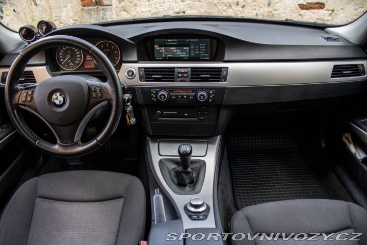 BMW 3 325i MT/6 / AJ NA SPLÁTK 2006