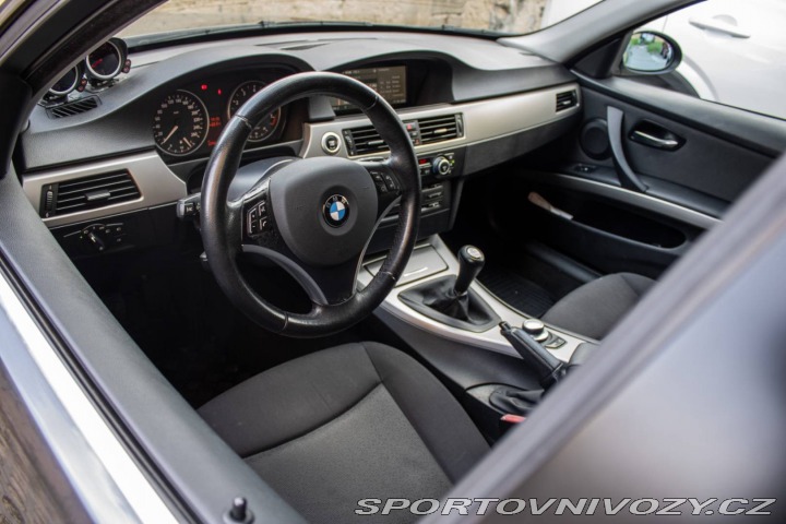 BMW 3 325i MT/6 / AJ NA SPLÁTK 2006