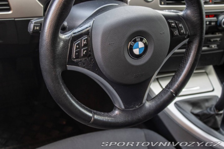 BMW 3 325i MT/6 / AJ NA SPLÁTK 2006