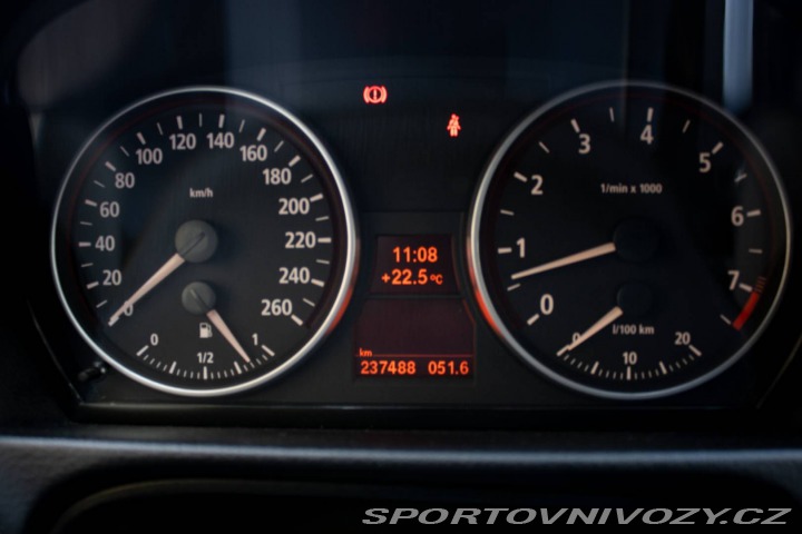 BMW 3 325i MT/6 / AJ NA SPLÁTK 2006