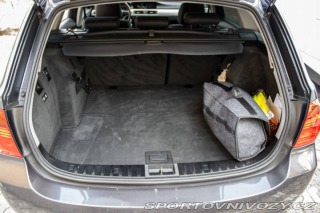 BMW 3 325i MT/6 / AJ NA SPLÁTK 2006