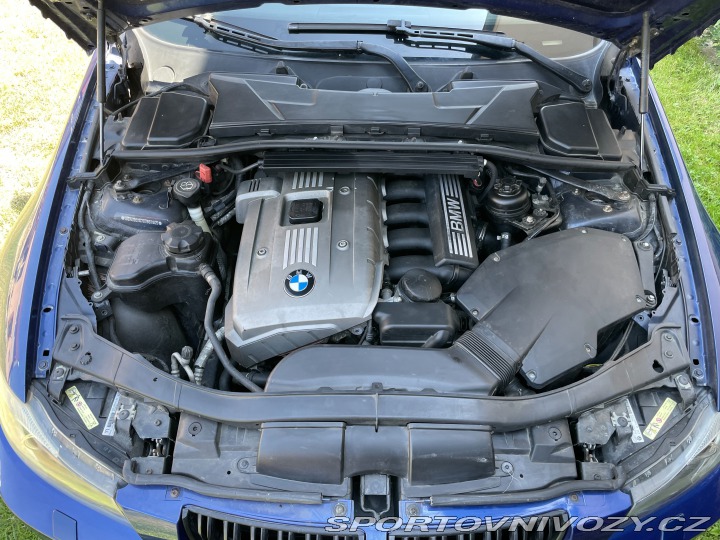 BMW 3 e90 330i N52 2006