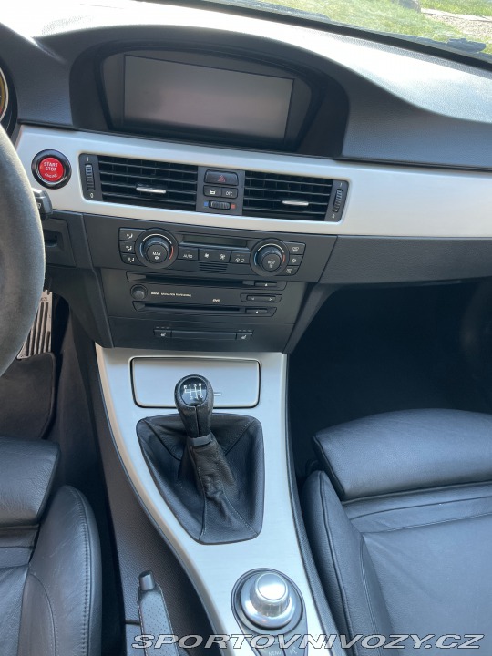 BMW 3 e90 330i N52 2006