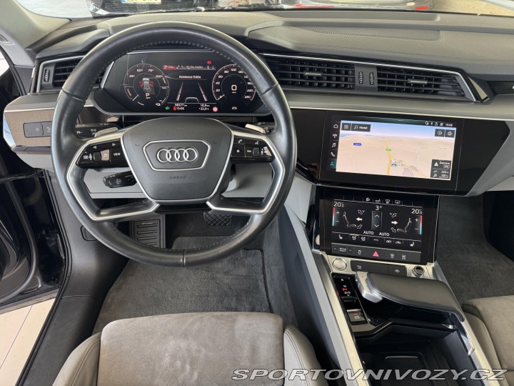 Audi Ostatní modely e-tron 55 Quattro*300kW*REZERVAC 2021