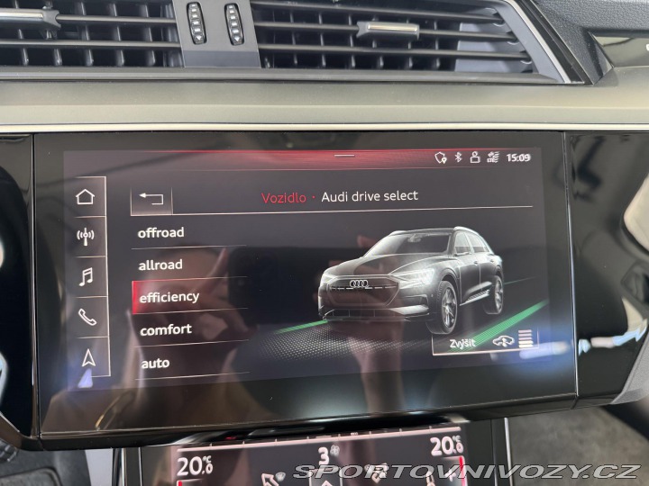 Audi Ostatní modely e-tron 55 Quattro*300kW*REZERVAC 2021