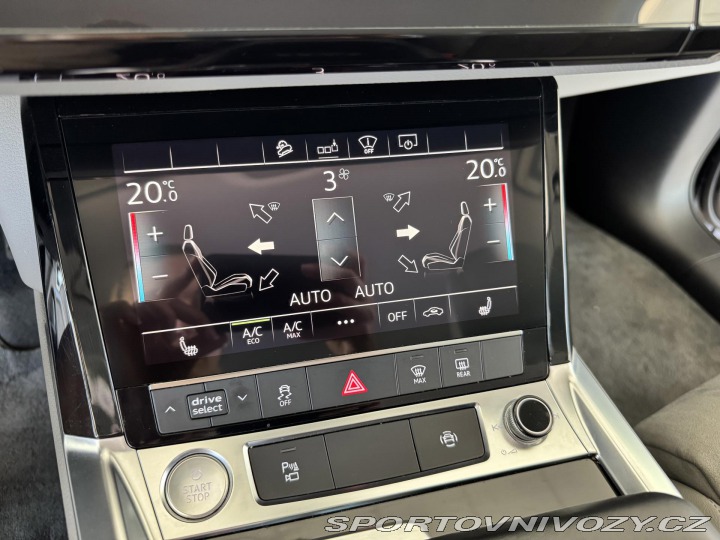 Audi Ostatní modely e-tron 55 Quattro*300kW*REZERVAC 2021