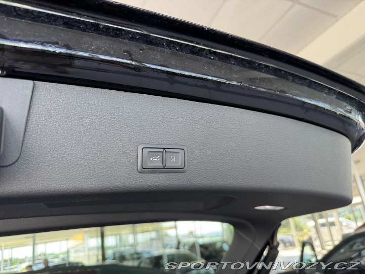 Audi Ostatní modely e-tron 55 Quattro*300kW*REZERVAC 2021