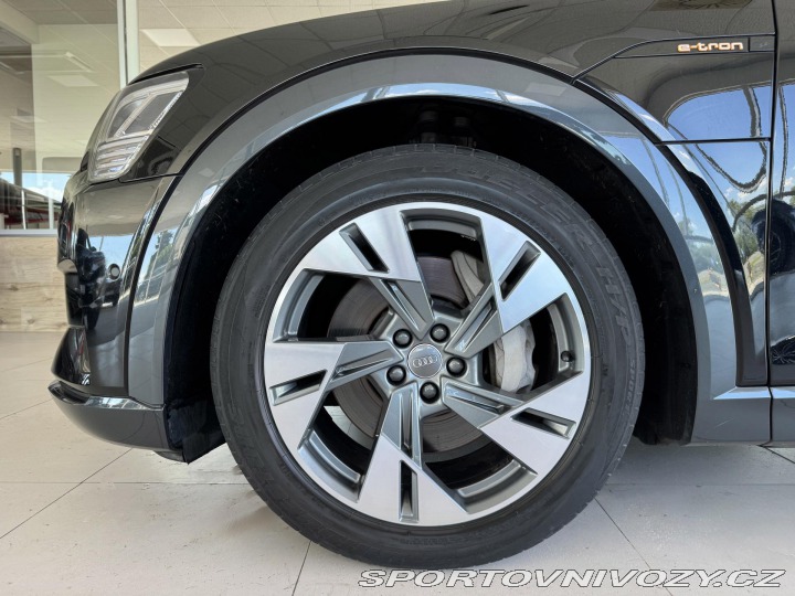 Audi Ostatní modely e-tron 55 Quattro*300kW*REZERVAC 2021