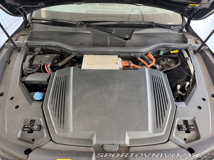 Audi Ostatní modely e-tron 55 Quattro*300kW*REZERVAC 2021