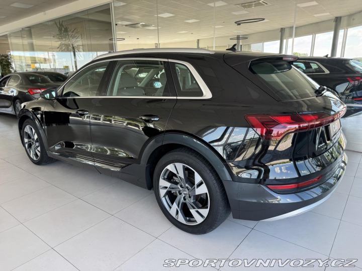Audi Ostatní modely e-tron 55 Quattro*300kW*REZERVAC 2021