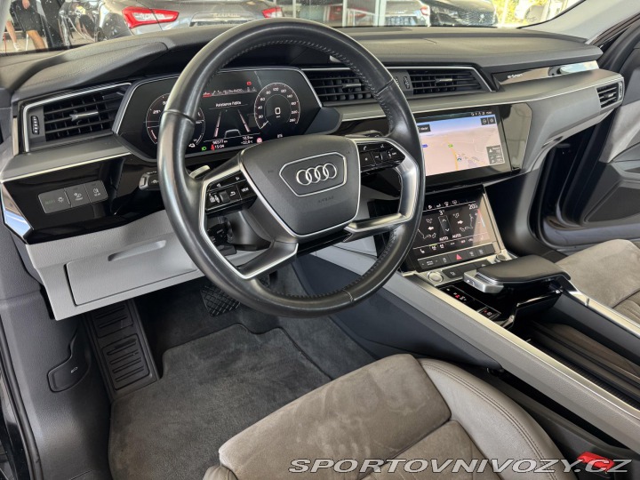 Audi Ostatní modely e-tron 55 Quattro*300kW*REZERVAC 2021