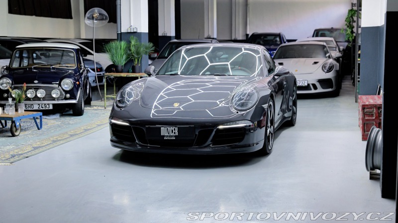 Porsche 911 Carrera 4S 50.výročí