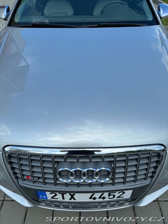 Audi S8 2006