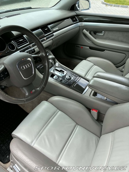 Audi S8 2006