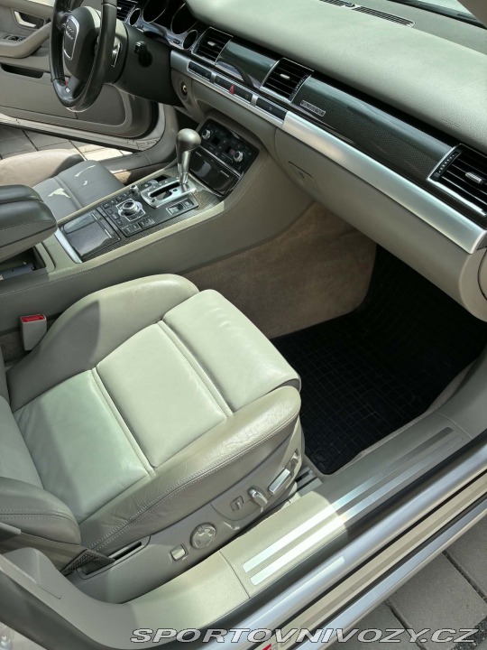 Audi S8 2006