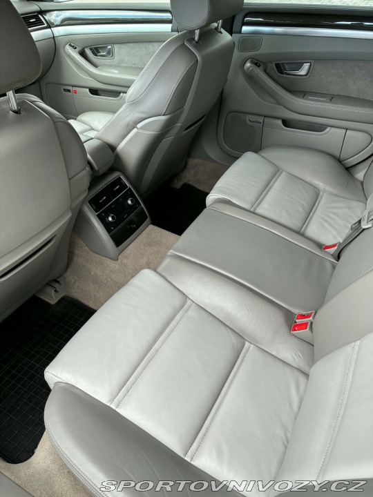 Audi S8 2006