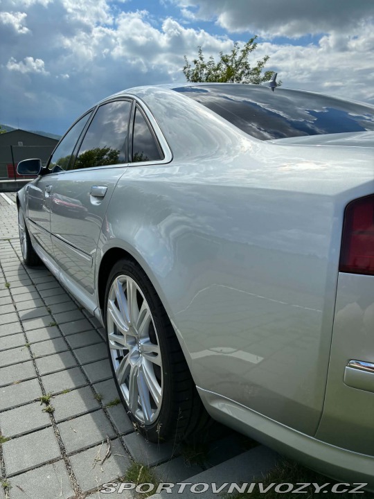 Audi S8 2006