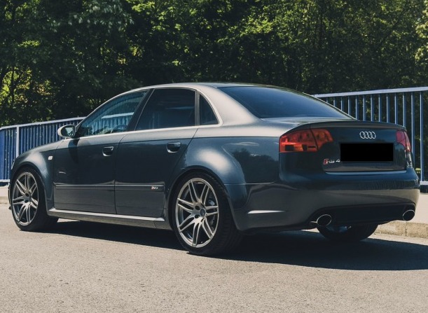 Audi RS4 B7