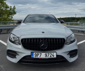 Mercedes-Benz E 2,2   220d 4MATIC AMG, r.