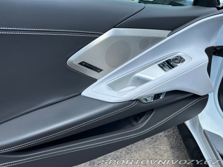Chevrolet Corvette C8 Stingray 6.2 V8 354kW 2022
