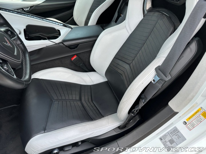 Chevrolet Corvette C8 Stingray 6.2 V8 354kW 2022