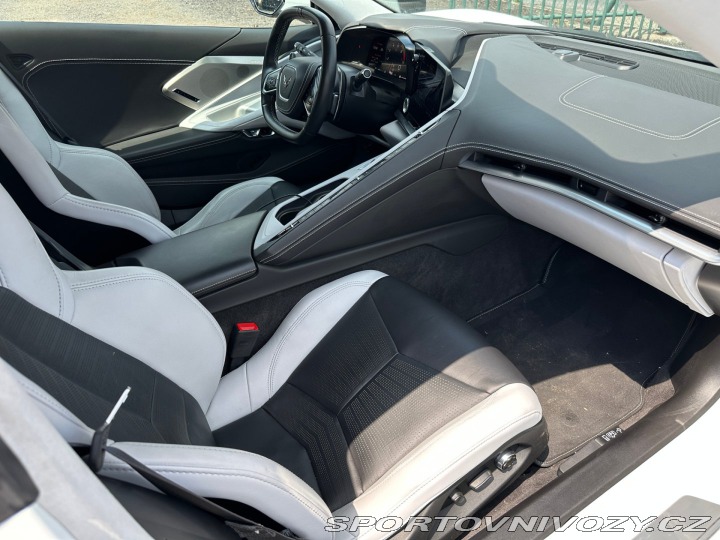 Chevrolet Corvette C8 Stingray 6.2 V8 354kW 2022
