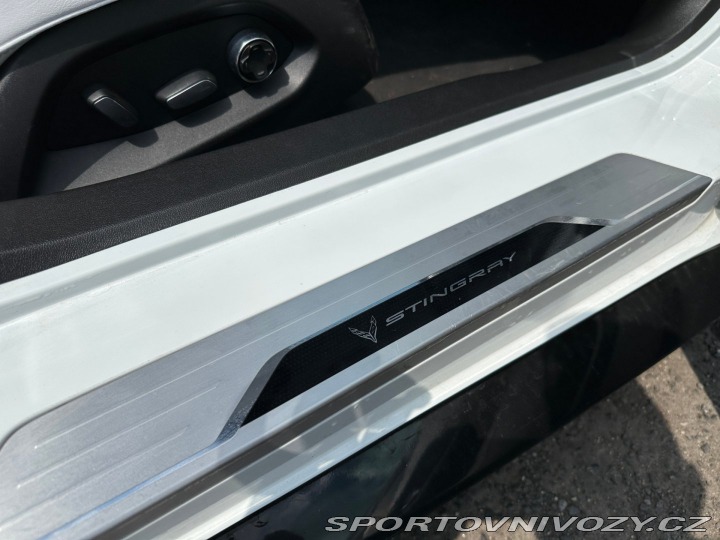 Chevrolet Corvette C8 Stingray 6.2 V8 354kW 2022