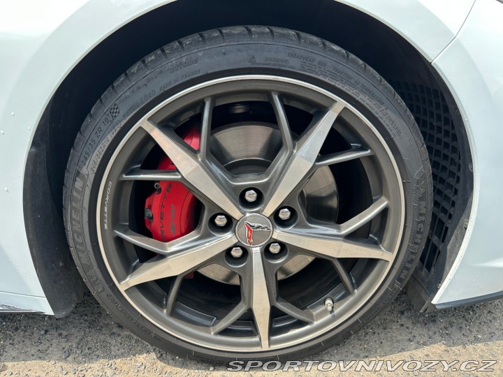 Chevrolet Corvette C8 Stingray 6.2 V8 354kW 2022
