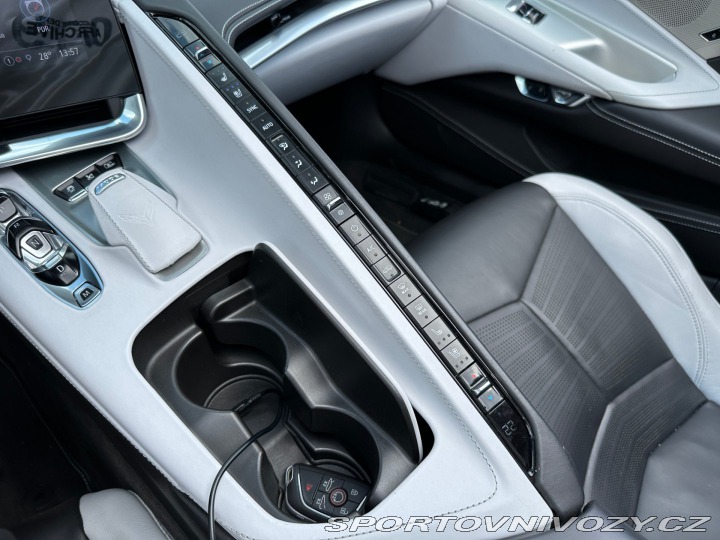 Chevrolet Corvette C8 Stingray 6.2 V8 354kW 2022