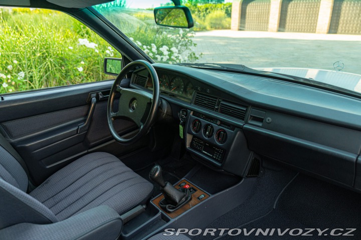 Mercedes-Benz E 190 E 1987