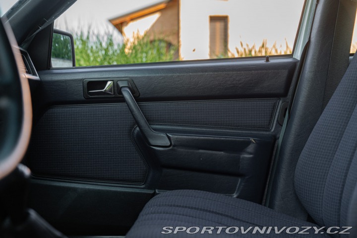 Mercedes-Benz E 190 E 1987