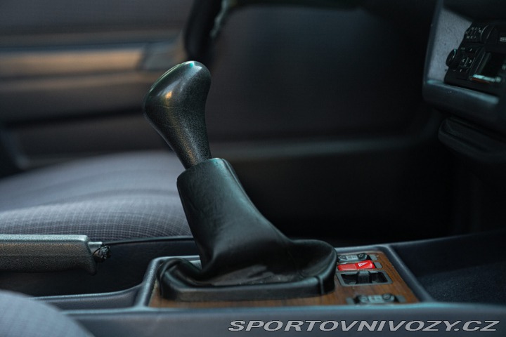Mercedes-Benz E 190 E 1987