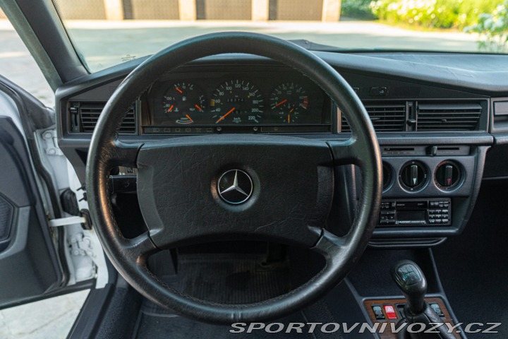 Mercedes-Benz E 190 E 1987