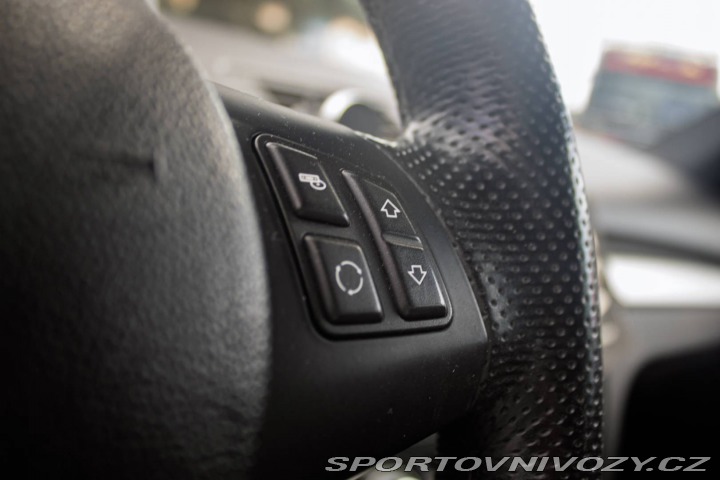 BMW 1 120 AT6 130kW / NA SPLÁT 2011