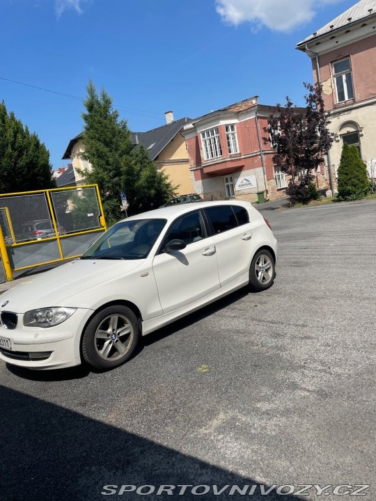 BMW 1 2,0 120d e87 130kw bílý 1800