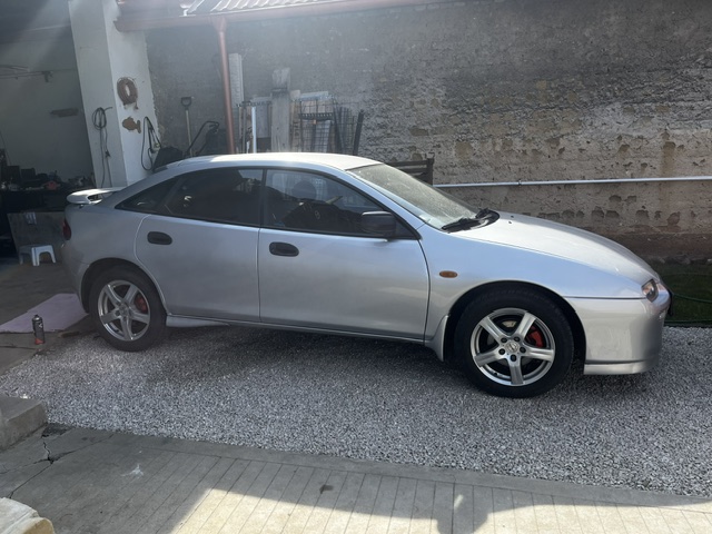 Mazda 323 323F