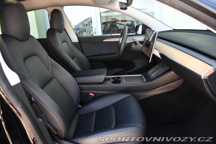 Tesla Model Y REZERVACE 2022