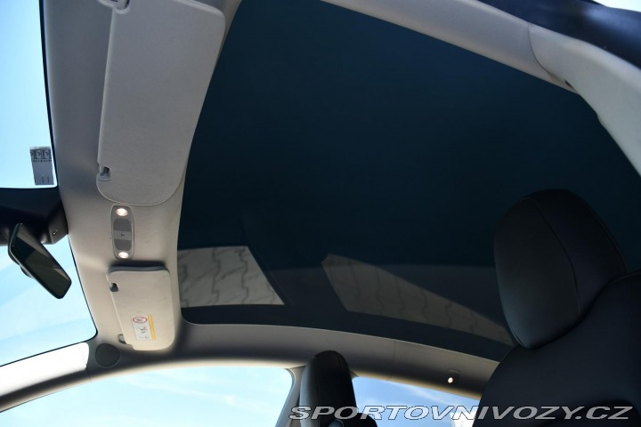 Tesla Model Y REZERVACE 2022